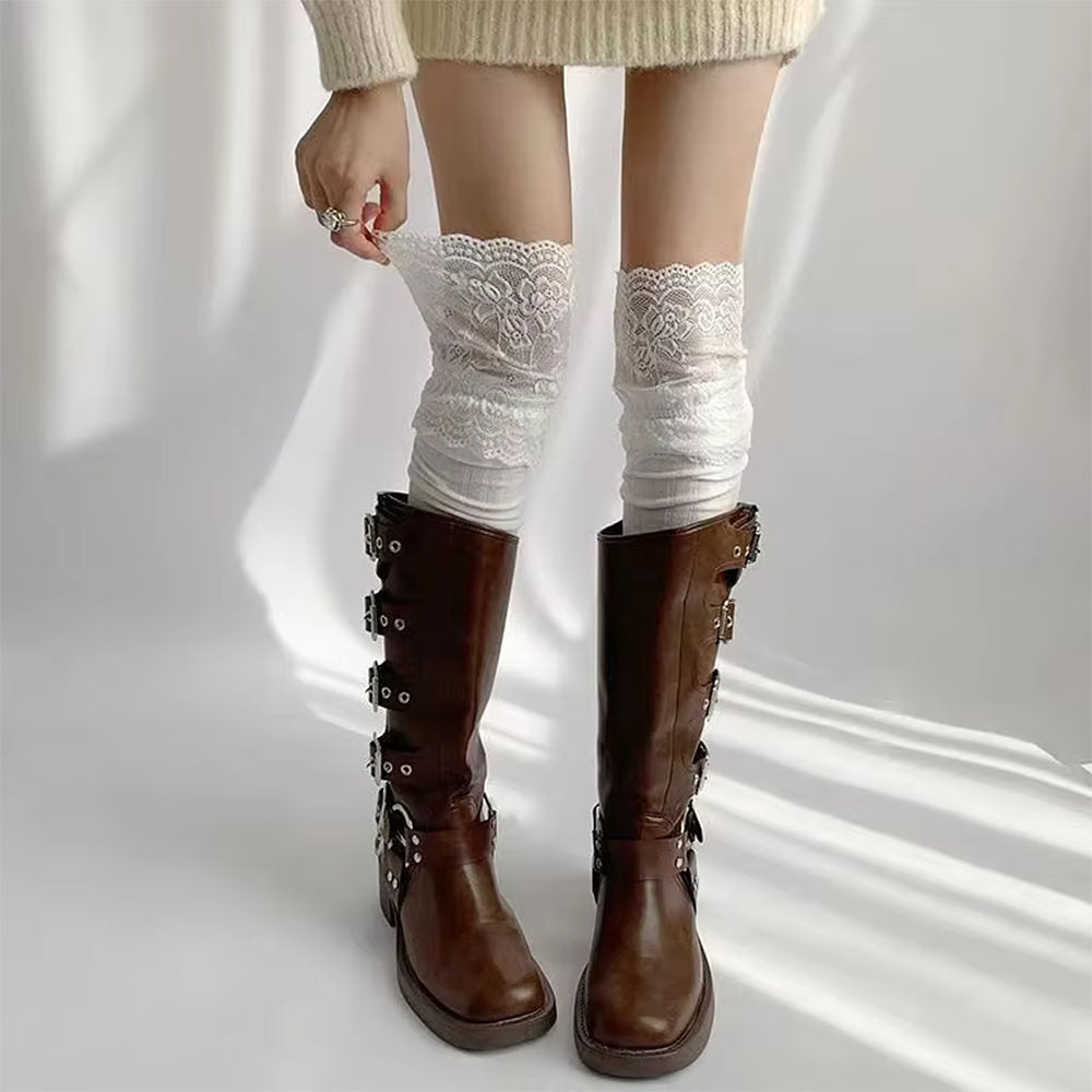 COWBOY BOOTS WITH LACE SOCKS: WESTERN STYLE FOOTWEAR
