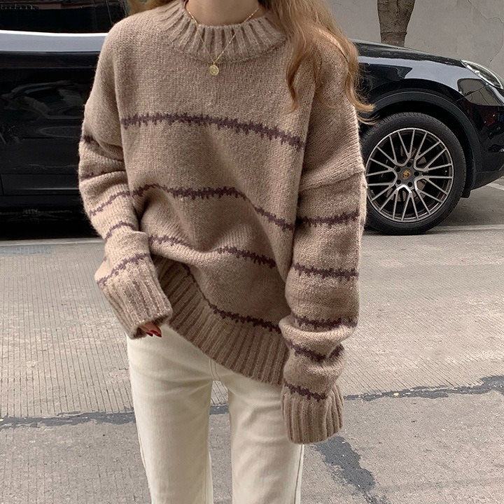 CREAM-COLORED AESTHETIC STRIPED SWEATER FOR A TRENDY LOOK