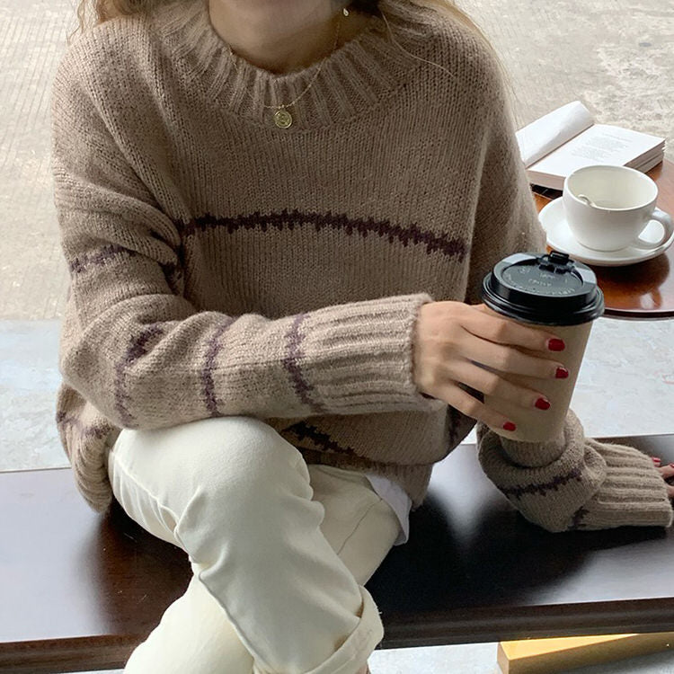 CREAM-COLORED AESTHETIC STRIPED SWEATER FOR A TRENDY LOOK