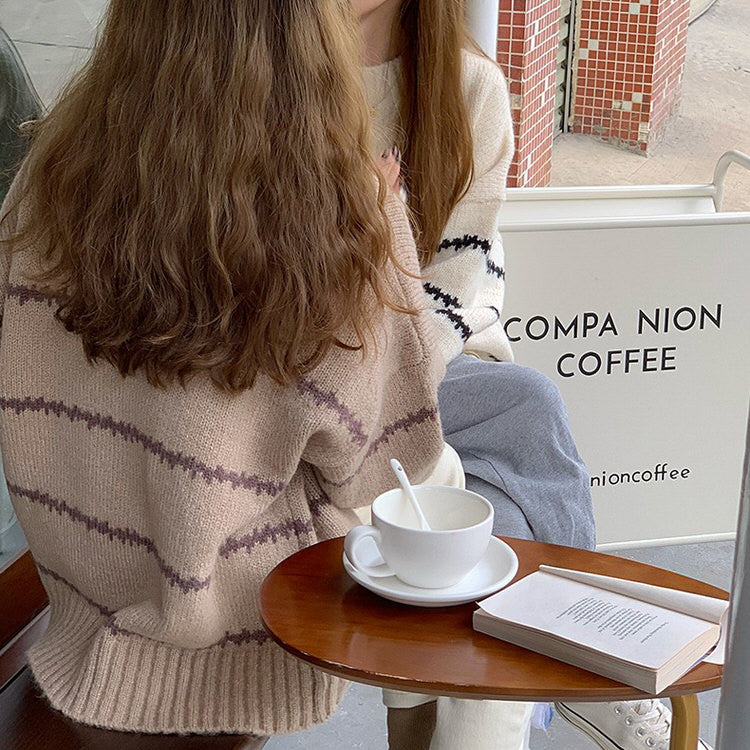 CREAM-COLORED AESTHETIC STRIPED SWEATER FOR A TRENDY LOOK