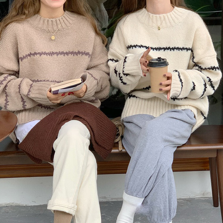 CREAM-COLORED AESTHETIC STRIPED SWEATER FOR A TRENDY LOOK