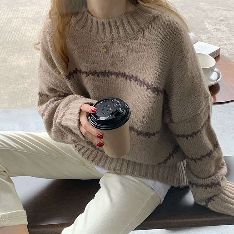 CREAM-COLORED AESTHETIC STRIPED SWEATER FOR A TRENDY LOOK