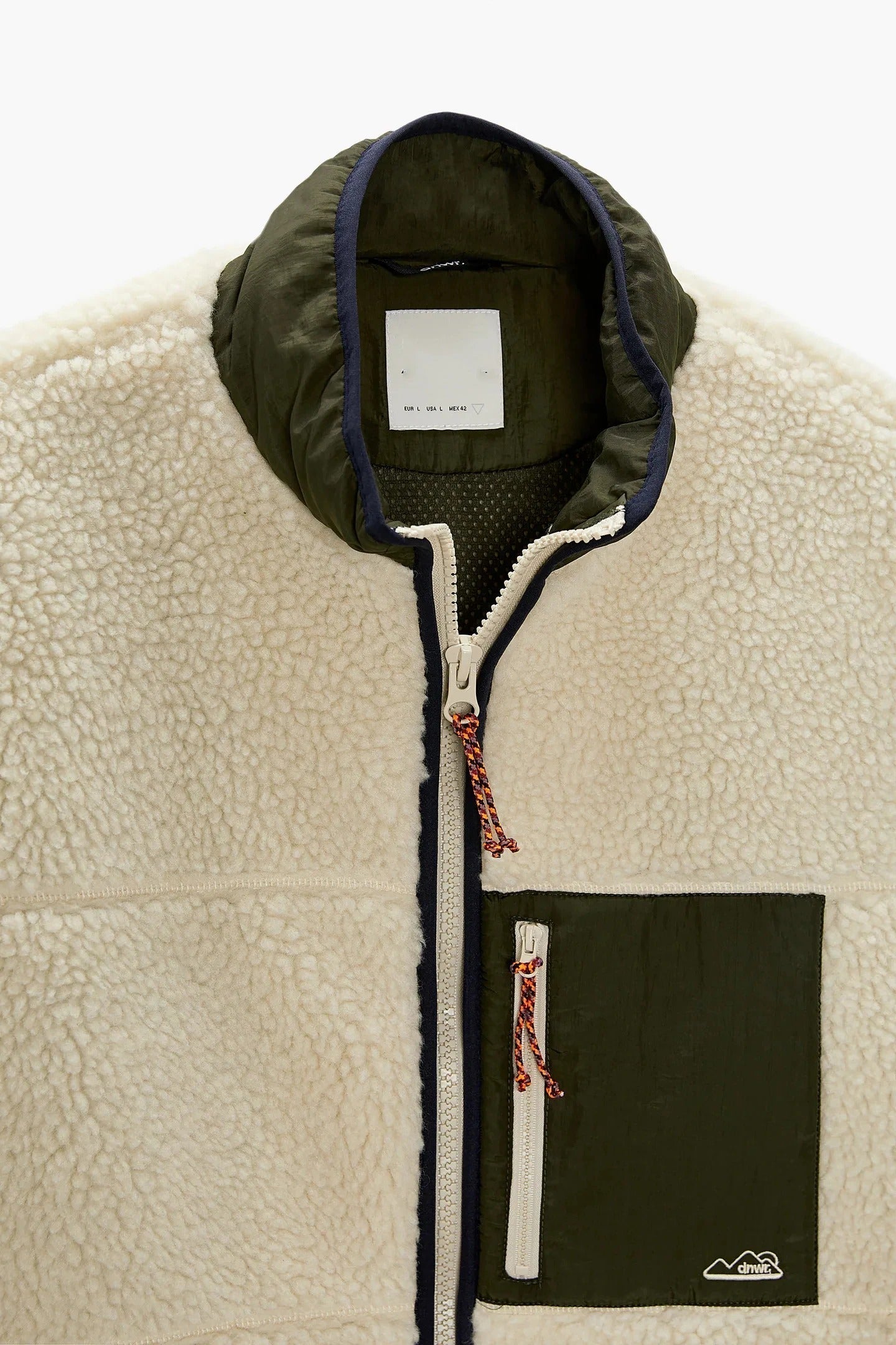 CREAM FLEECE JACKET WITH LIGHTWEIGHT ADJUSTABLE FIT