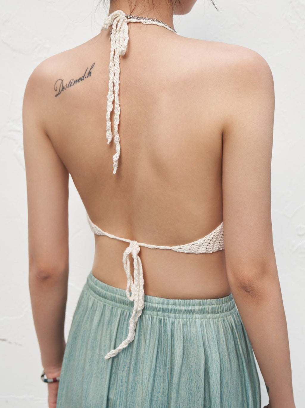 CROCHETED HALTER TOP WITH LAYERED NECKLACES SLIM FIT HALTER CAMI