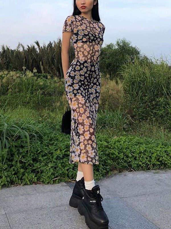 DAISY-PATTERNED MAXI DRESS WITH SLIM FIT SHORT SLEEVES