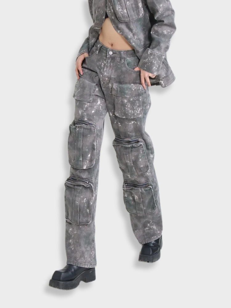 GRAY CARGO PANTS WITH MULTIPLE POCKETS FOR UTILITY AND STYLE