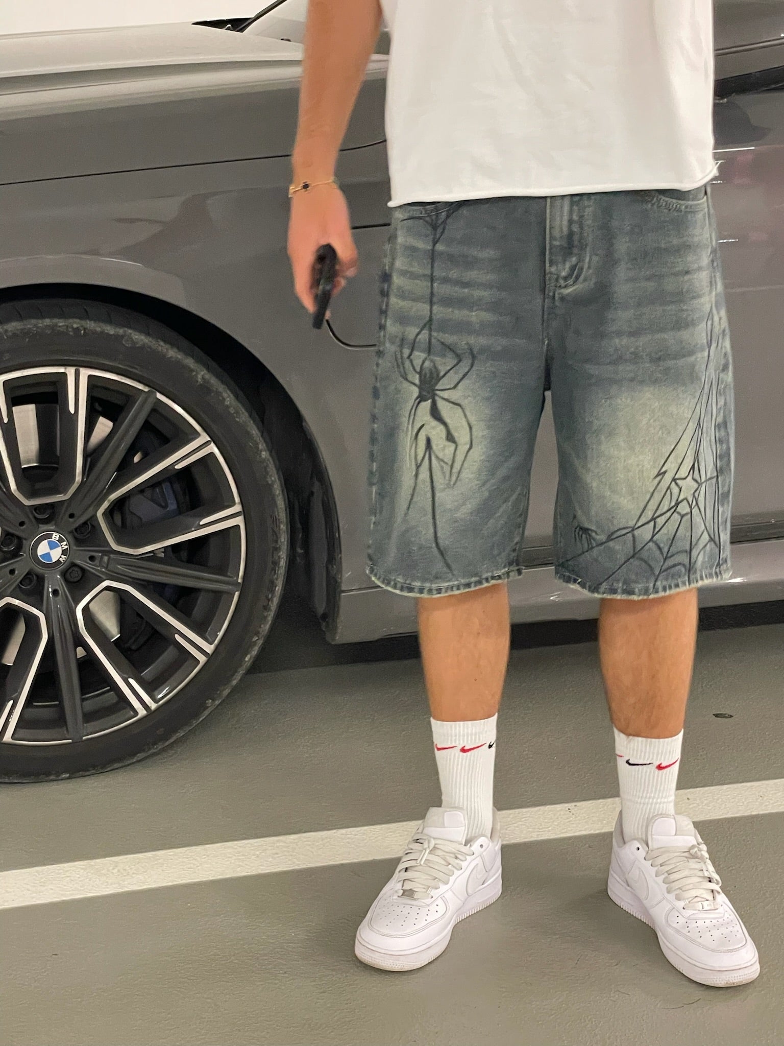 DENIM SHORTS WITH SPIDER AND WEB DESIGN - JEANS BAGGY FIT