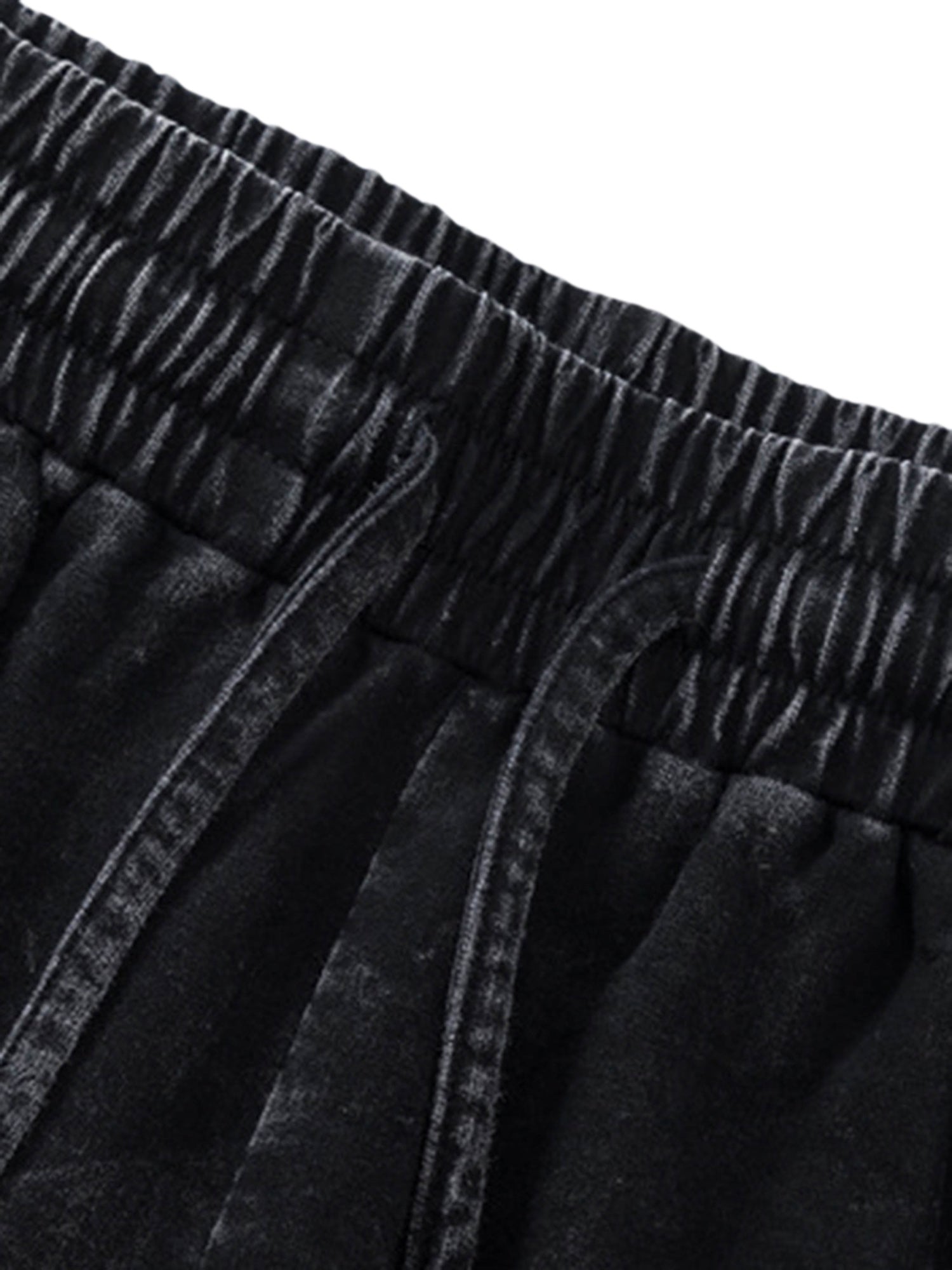 DISTRESSED BLACK SHORTS WITH GRAPHIC - TRENDY MID WAIST DESIGN