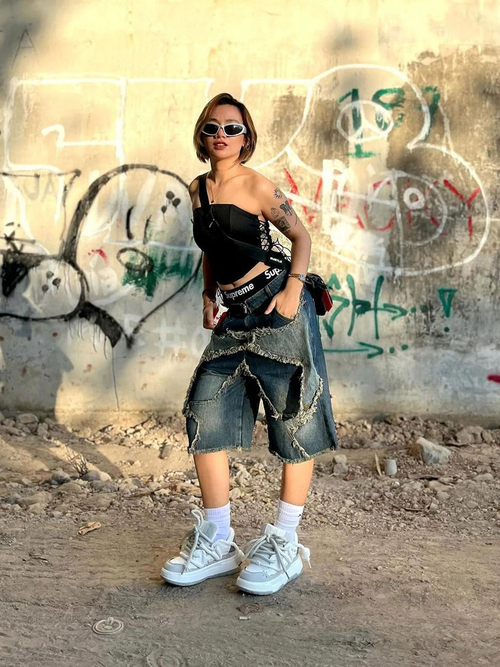 DISTRESSED DENIM SHORTS TRENDY MID WAIST CASUAL STYLE