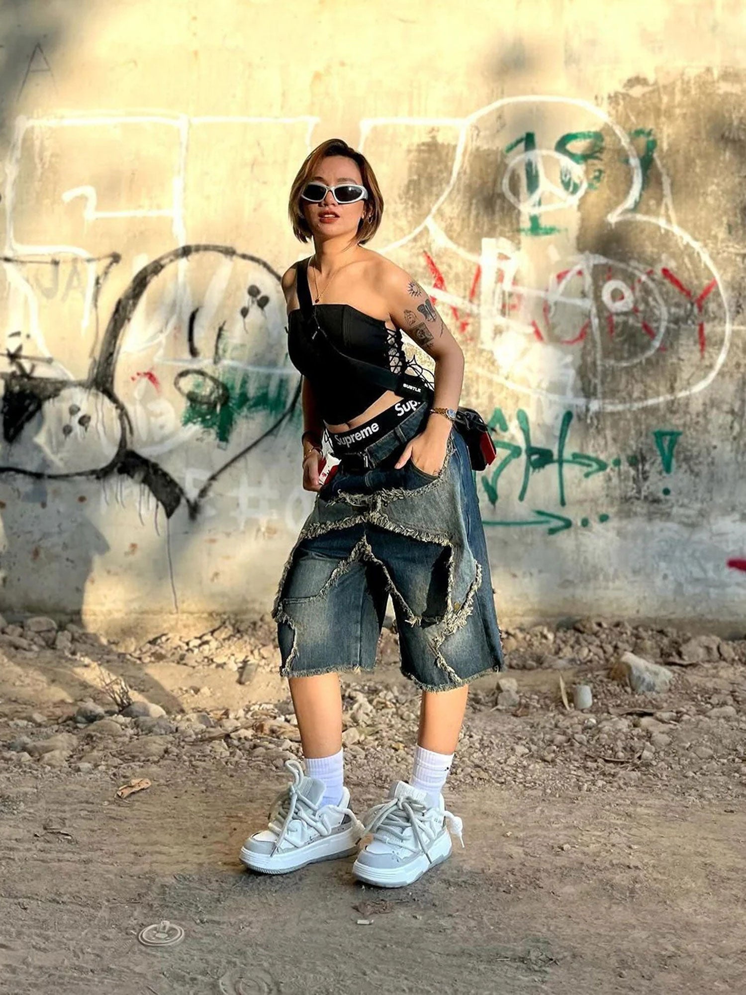 DISTRESSED DENIM SHORTS TRENDY MID WAIST CASUAL STYLE