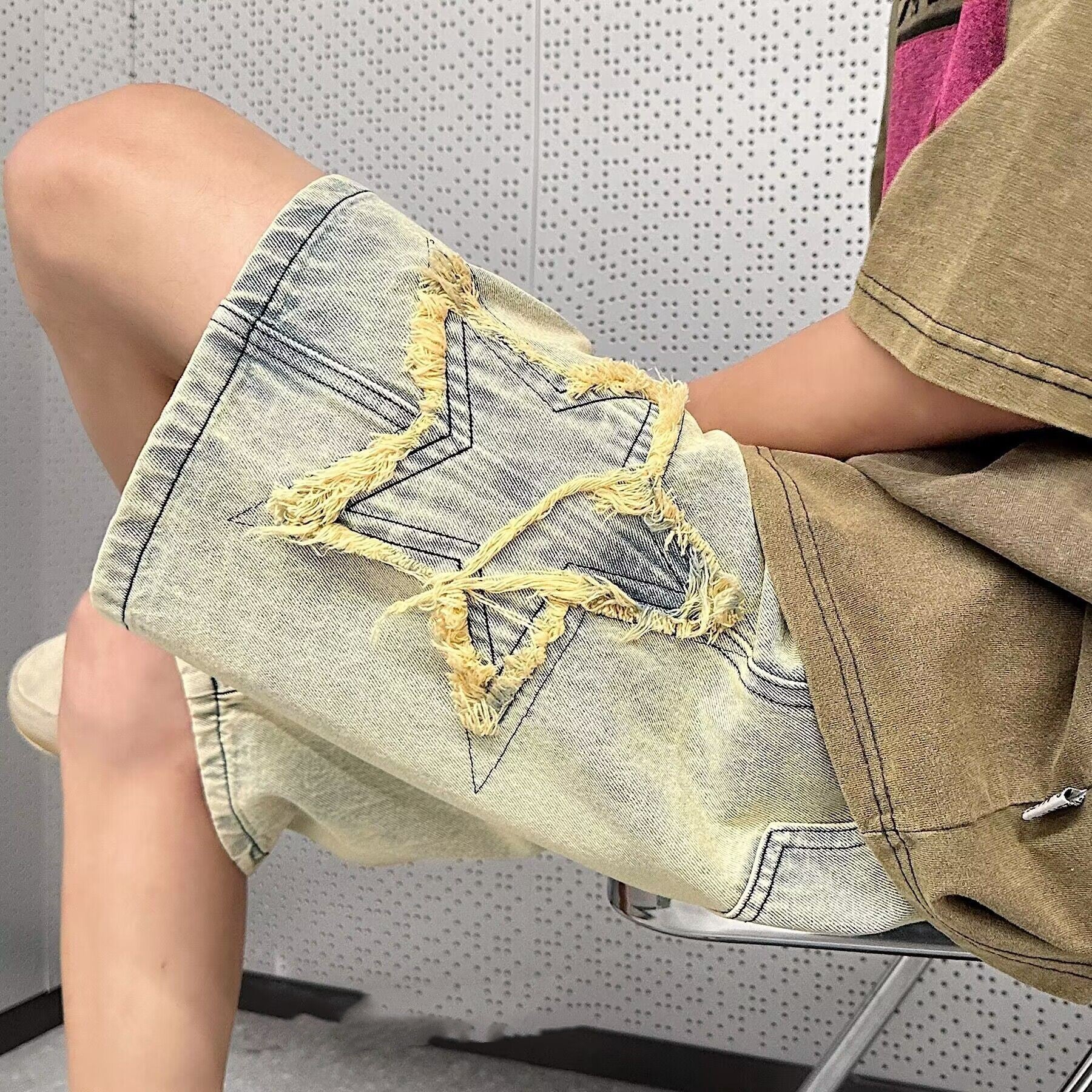 DISTRESSED DENIM SHORTS WITH STAR DETAIL VINTAGE RETRO BAGGY FIT