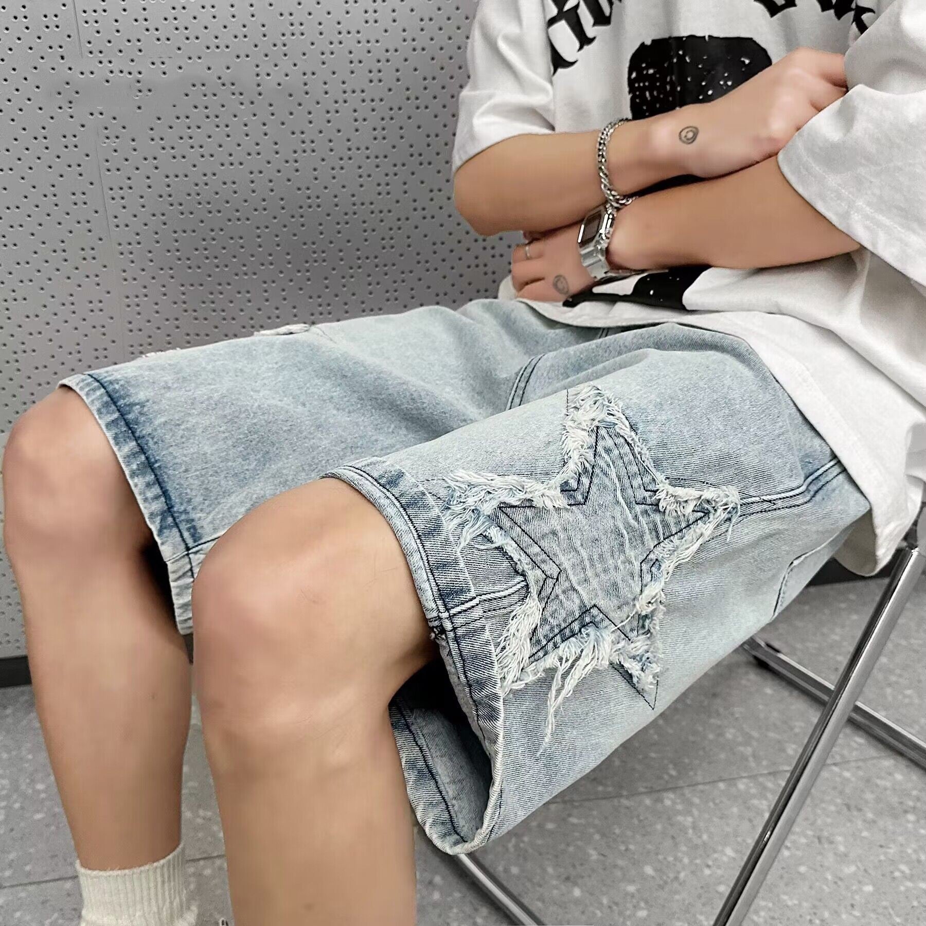 DISTRESSED DENIM SHORTS WITH STAR DETAIL VINTAGE RETRO BAGGY FIT