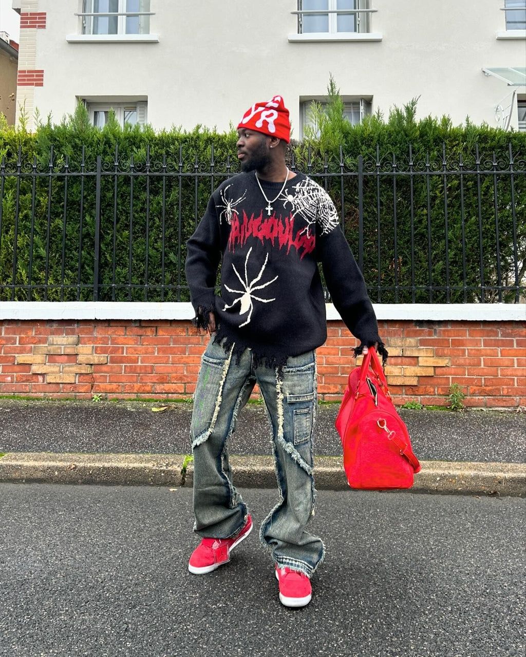 DISTRESSED GRAY DENIM JEANS WITH FRAYED EDGES RAW HEM STRAIGHT LEG