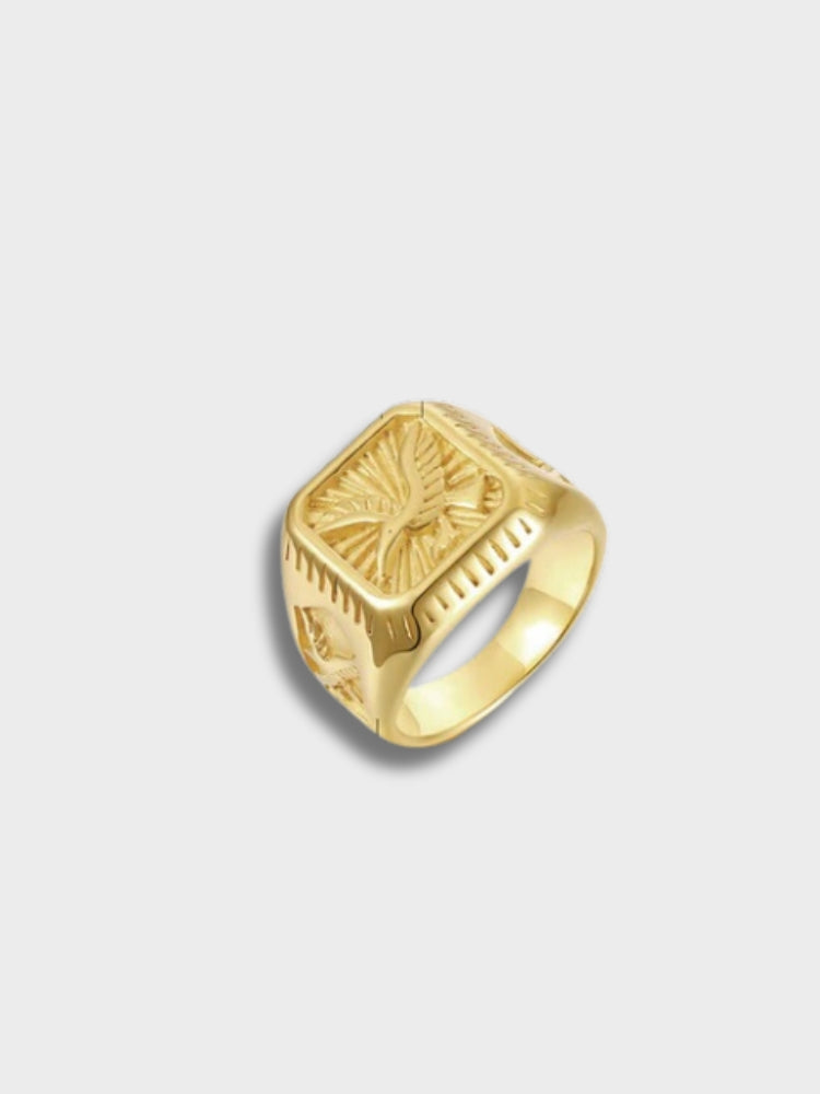 EAGLE DESIGN GOLD SIGNET RING WITH INTRICATE DETAILS