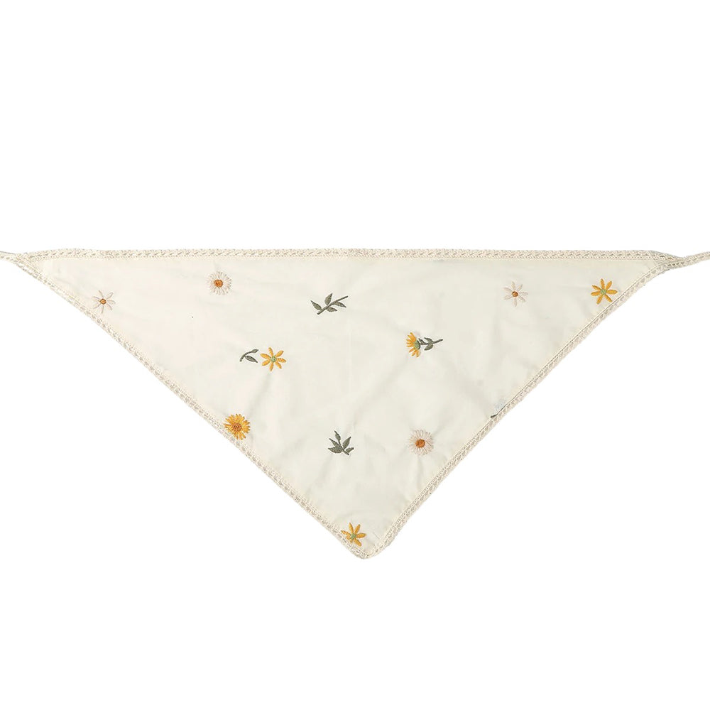 EMBROIDERED FLORAL BABY BONNET WITH LACE TRIM FOR NEWBORNS