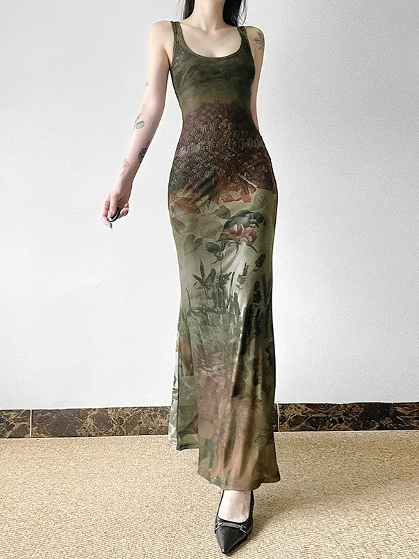 FLORAL MAXI DRESS WITH VINTAGE BOTANICAL U-NECK DESIGN
