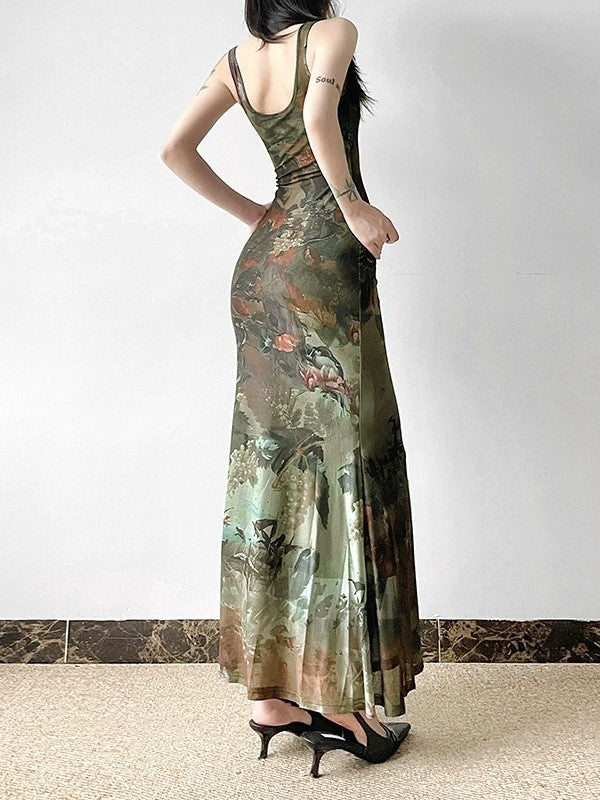 FLORAL MAXI DRESS WITH VINTAGE BOTANICAL U-NECK DESIGN