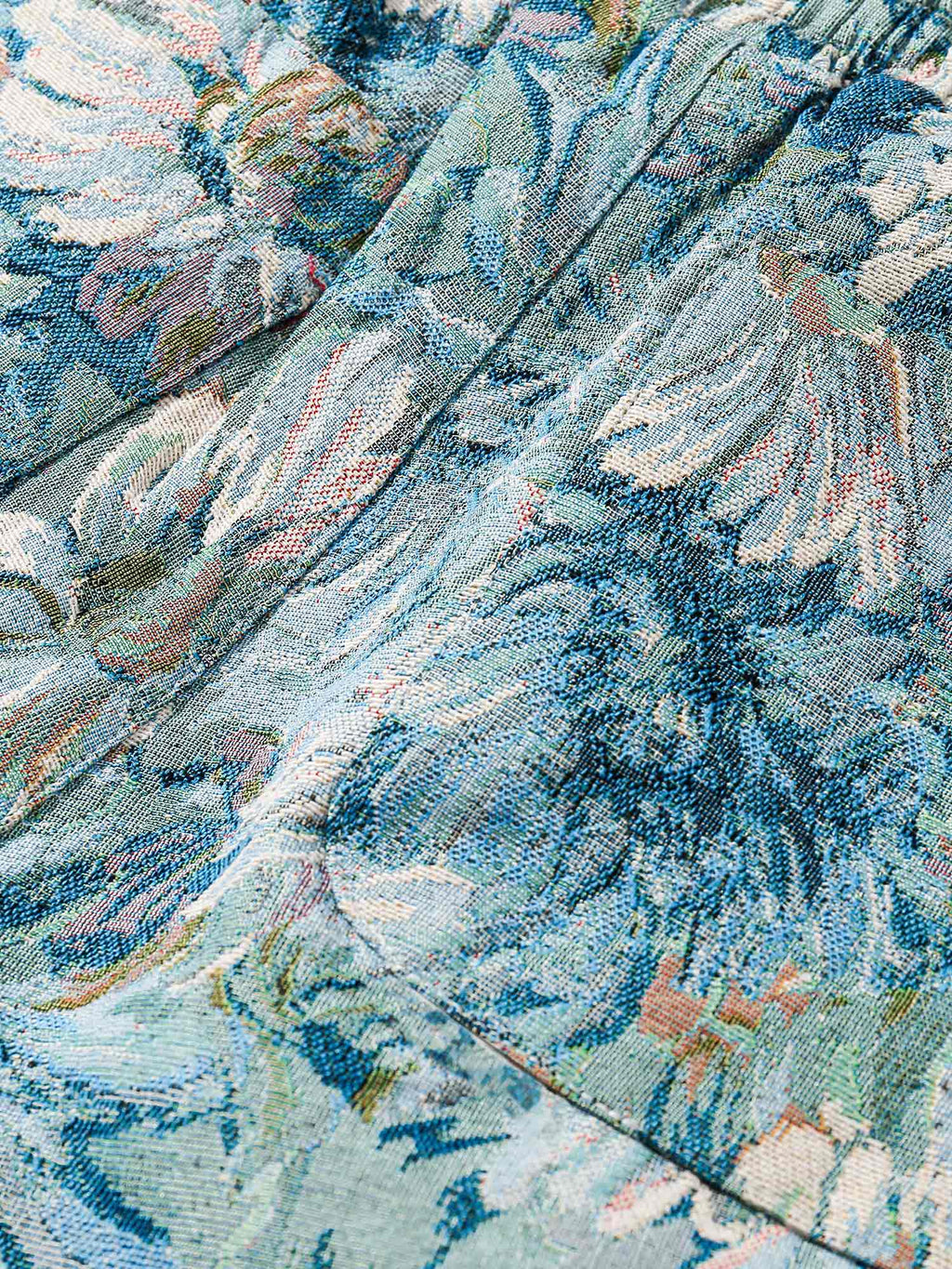 FLORAL PRINT DRAWSTRING SHORTS WITH MID WAIST DESIGN