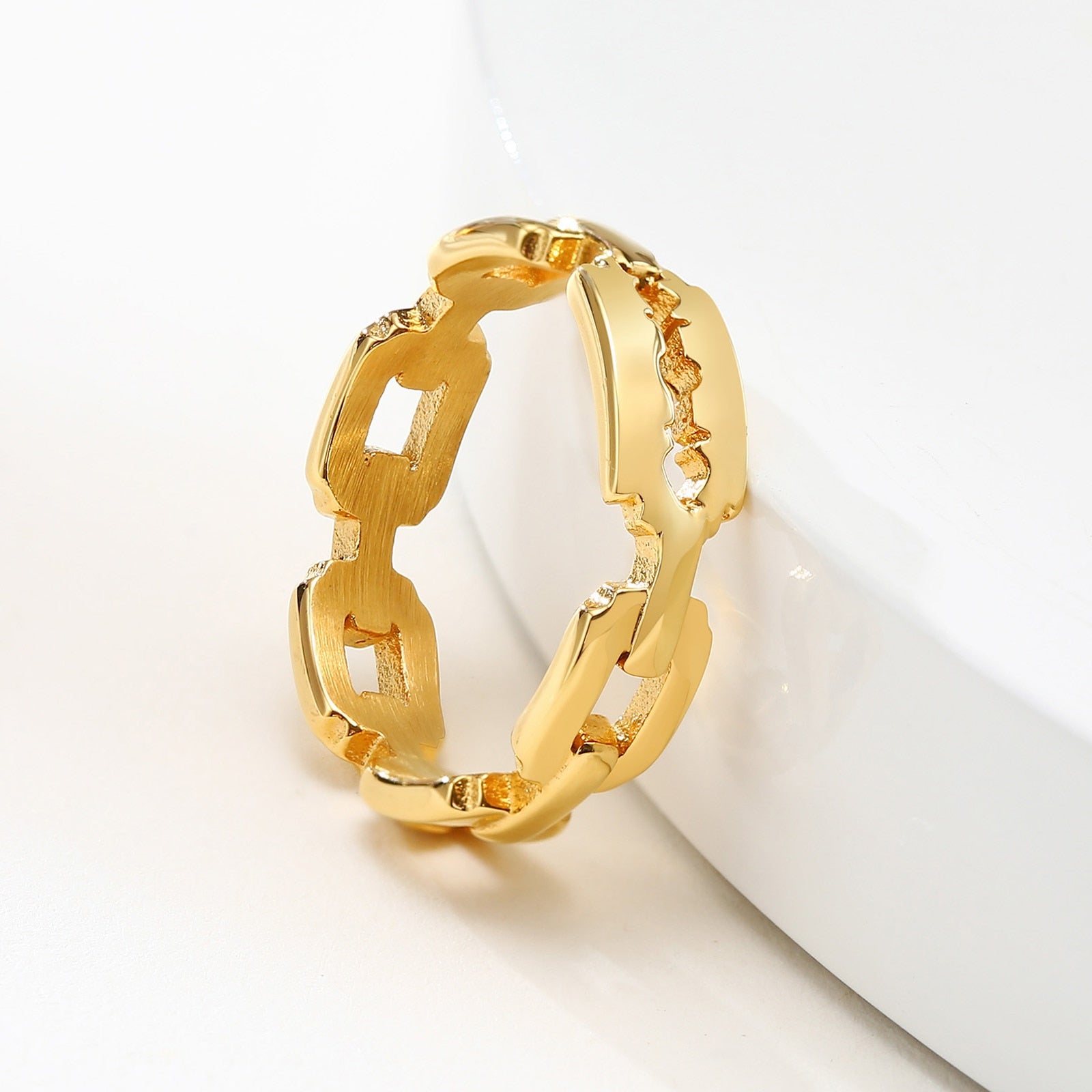 GOLD RAZOR BLADE RING FOR SAFE CUTTING TASKS