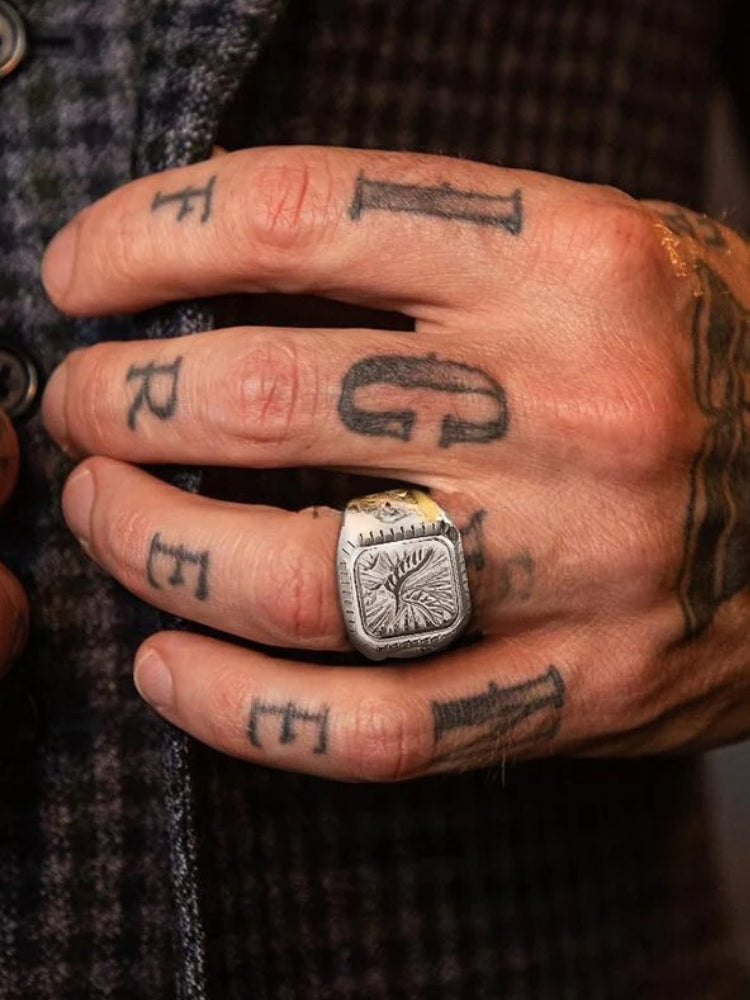 GOLD SIGNET RING WITH EAGLE DESIGN