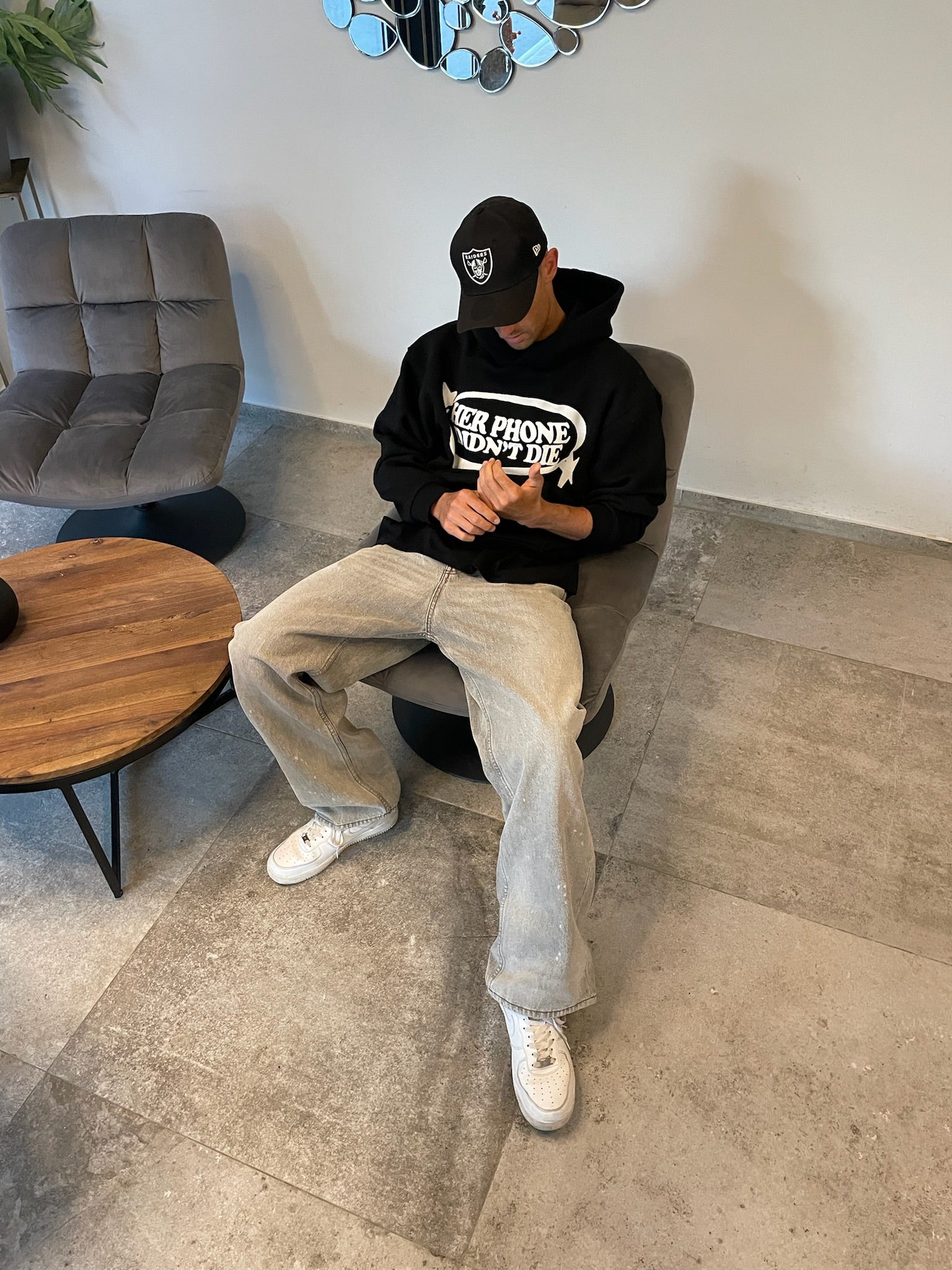 GRAPHIC BLACK OVERSIZE FIT STREETWEAR HOODIE