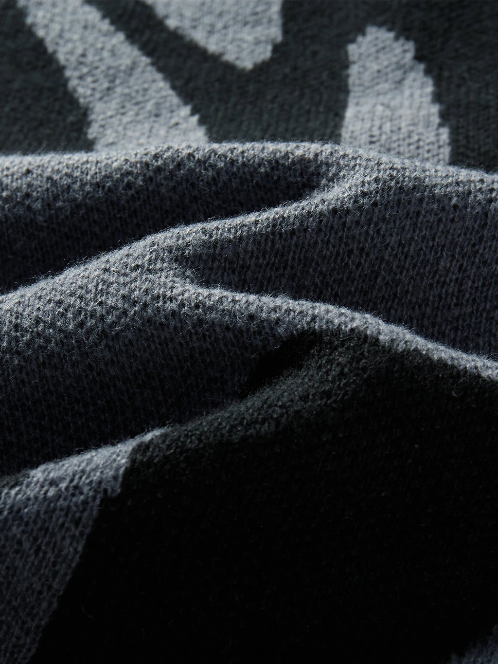 GRAY AND BLACK PATTERNED SWEATER SHADOWS Y2K-INSPIRED DESIGN