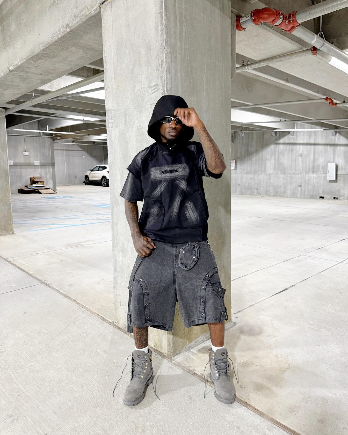 GRAY DENIM CARGO SHORTS MID WAIST WIDE LEG DESIGN