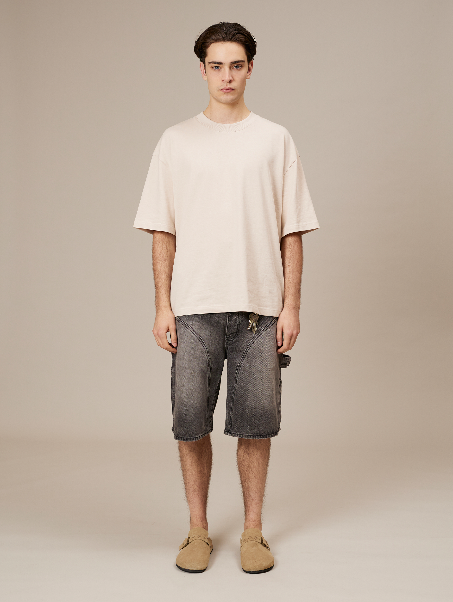 GRAY DENIM CARPENTER SHORTS IN WASHED COTTON DENIM