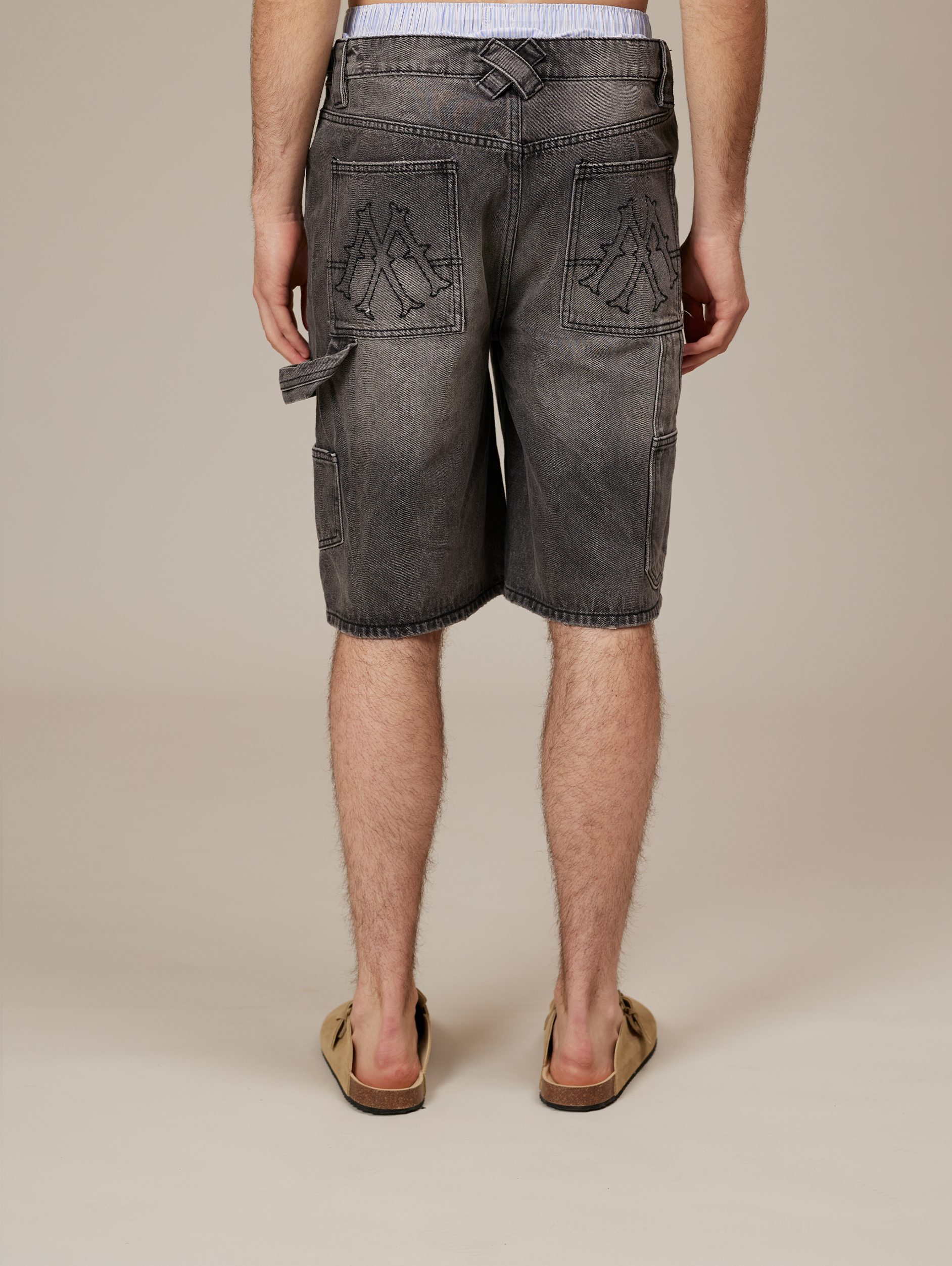 GRAY DENIM CARPENTER SHORTS IN WASHED COTTON DENIM
