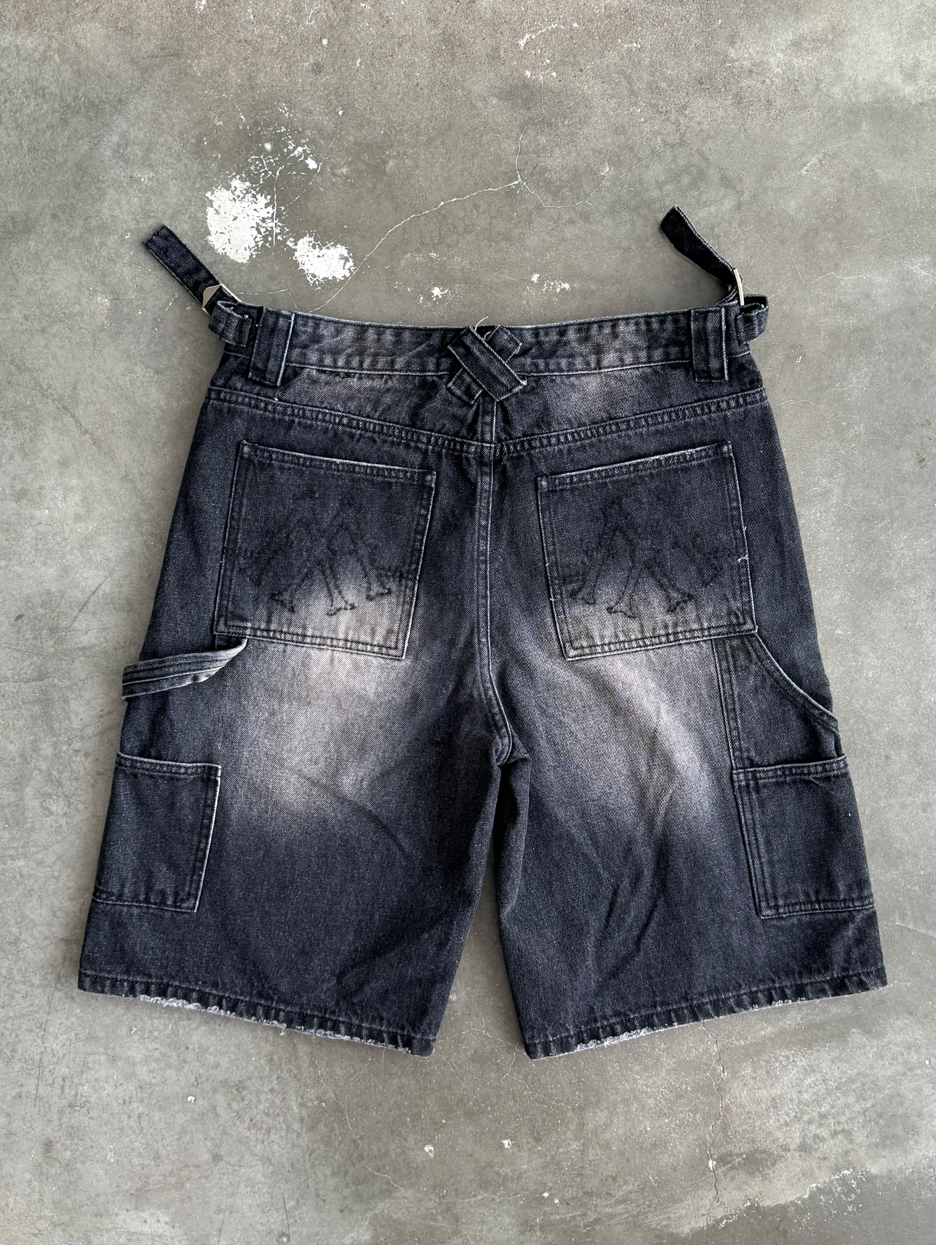 GRAY DENIM SHORTS WITH ULTIMATE COMFORT DESIGN