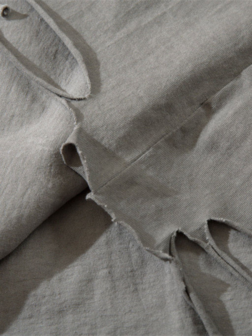 GRAY DISTRESSED GRAPHIC TANK TOP WITH NECKLACE LOOSE FIT SLEEVELESS DESIGN