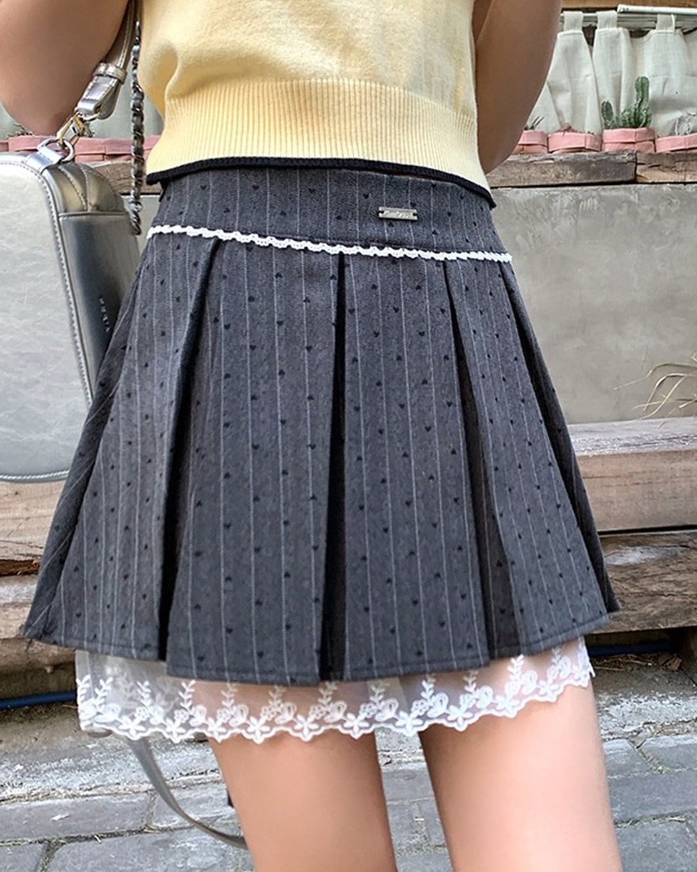 GRAY HEART PLEATED SKIRT WITH LACE TRIM