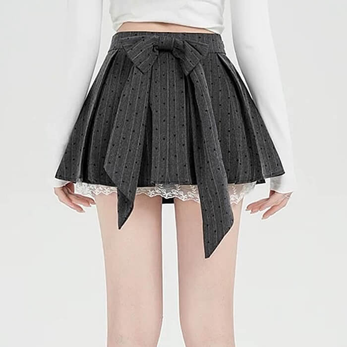 GRAY HEART PLEATED SKIRT WITH LACE TRIM