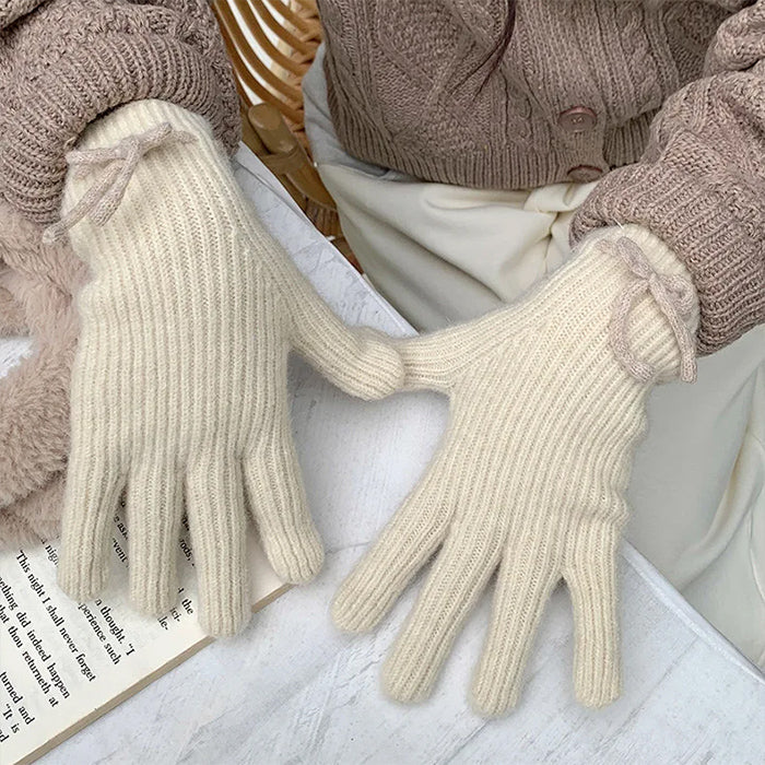 GRAY KNITTED GLOVES WITH PINK ACCENTS FOR ADULTS