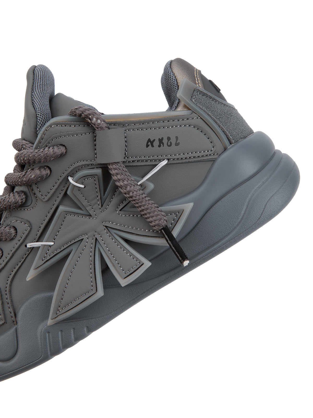 GRAY LOW-TOP SNEAKERS WITH CASUAL ROUND TOE DESIGN