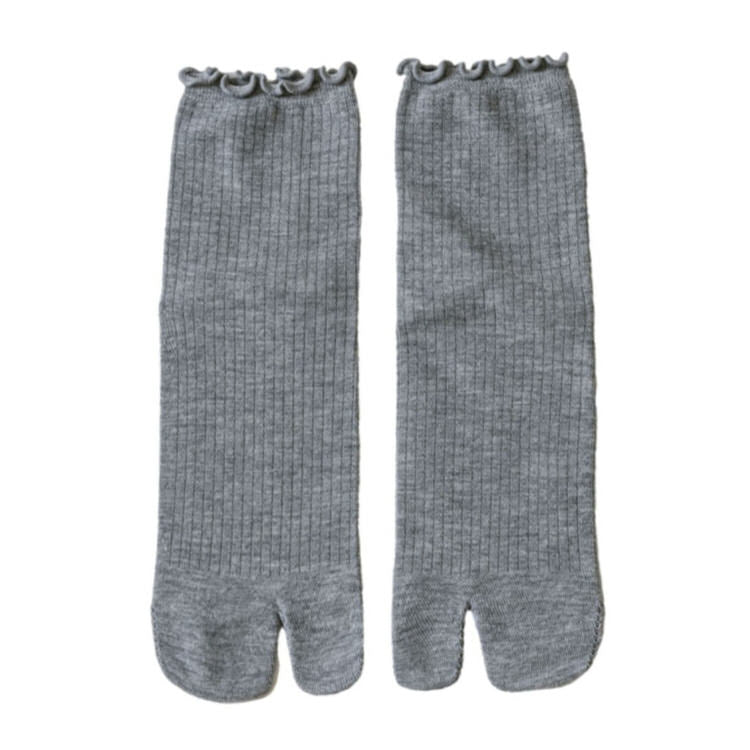 GRAY RIBBED SPLIT-TOE SOCKS PAIR