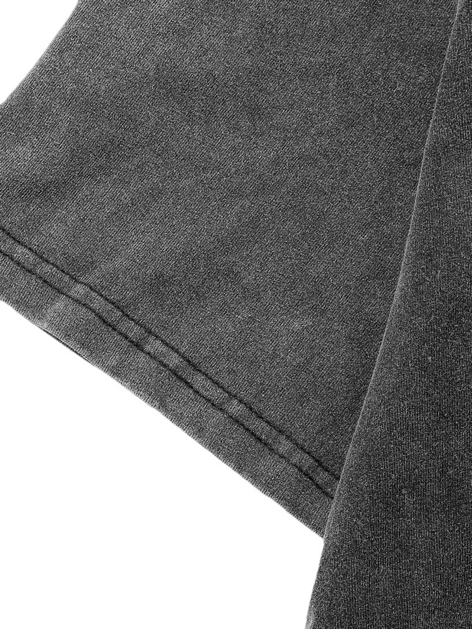 GRAY SHORT SLEEVE PULLOVER T-SHIRT WITH FACE GRAPHIC - TRENDY CASUAL