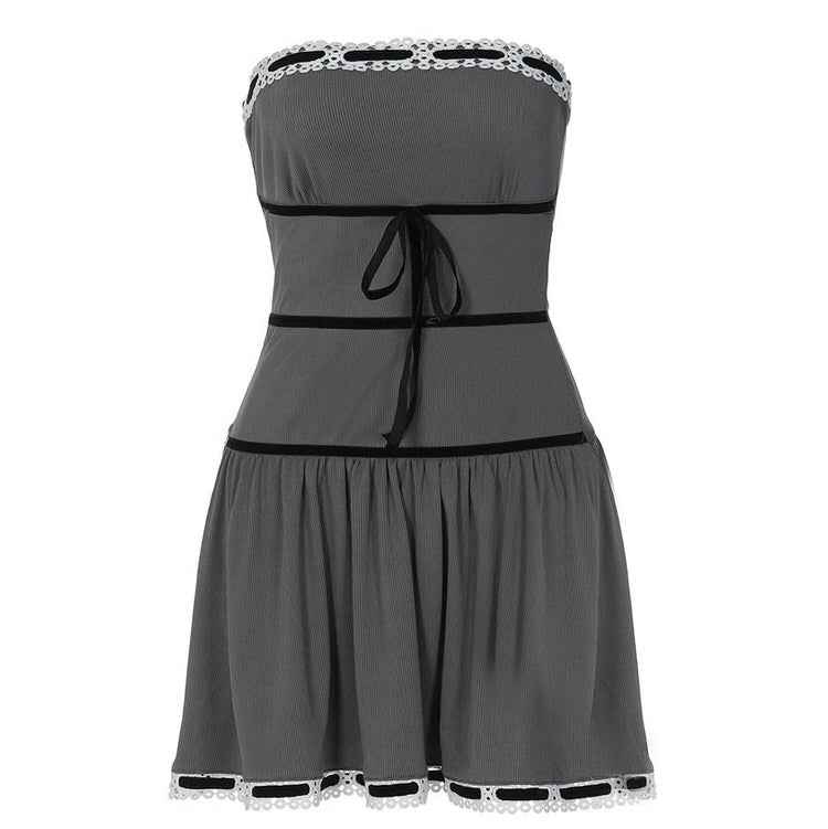 GRAY STRAPLESS DRESS WITH BLACK RIBBON AND WHITE LACE TRIM