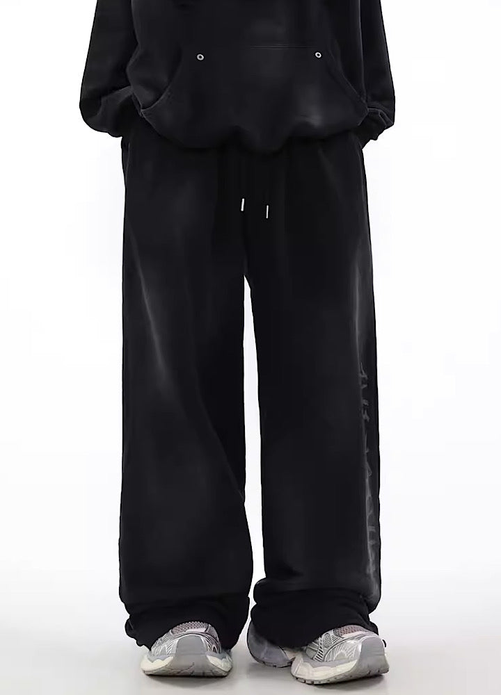 GRAY SWEAT SUIT WITH GRAPHIC TEXT VINTAGE-INSPIRED SIDELINE INITIAL