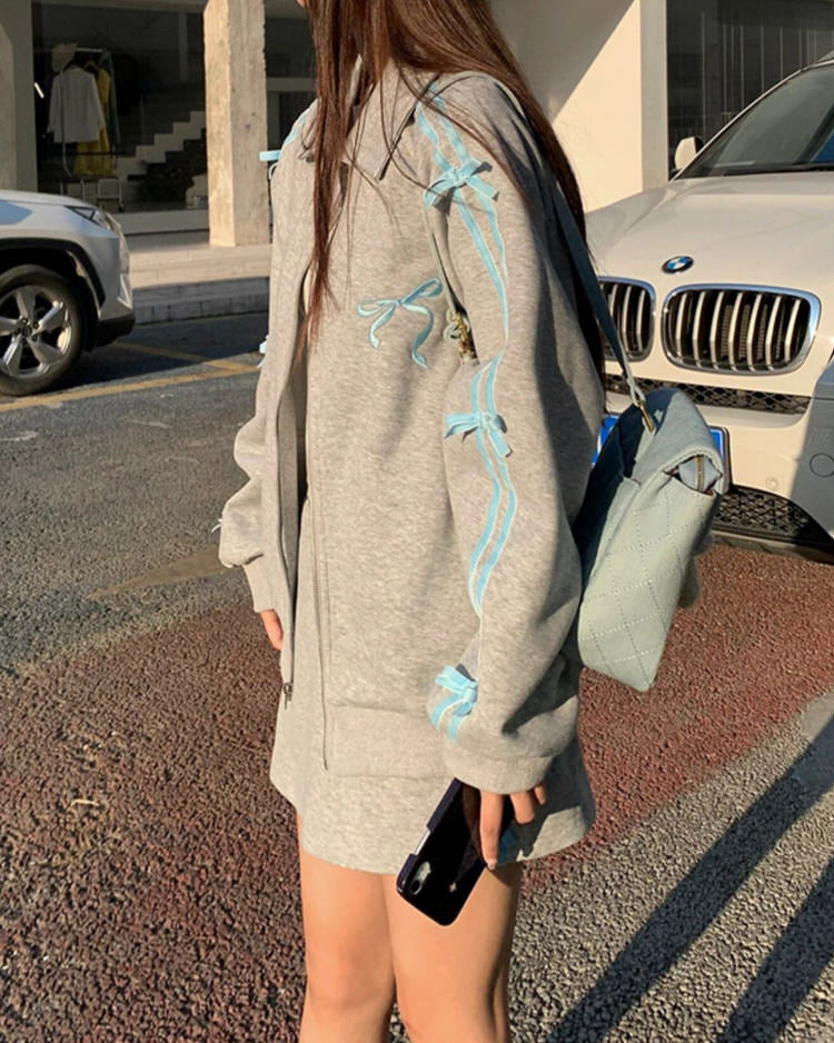 GRAY TRACKSUIT WITH COQUETTE BOWS AND TRACK JACKET