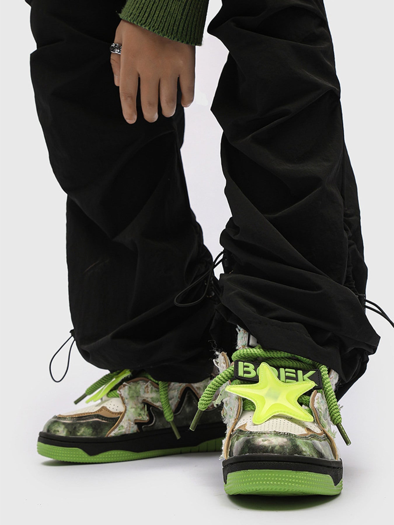 GREEN AND BLACK PATTERNED SNEAKERS CASUAL LOW-HEELED ROUND TOE