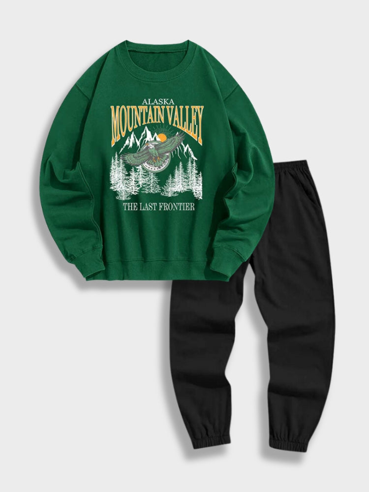 GREEN RELAX SET WITH BLACK SWEATPANTS FOR MOUNTAIN VALLEY ADVENTURES