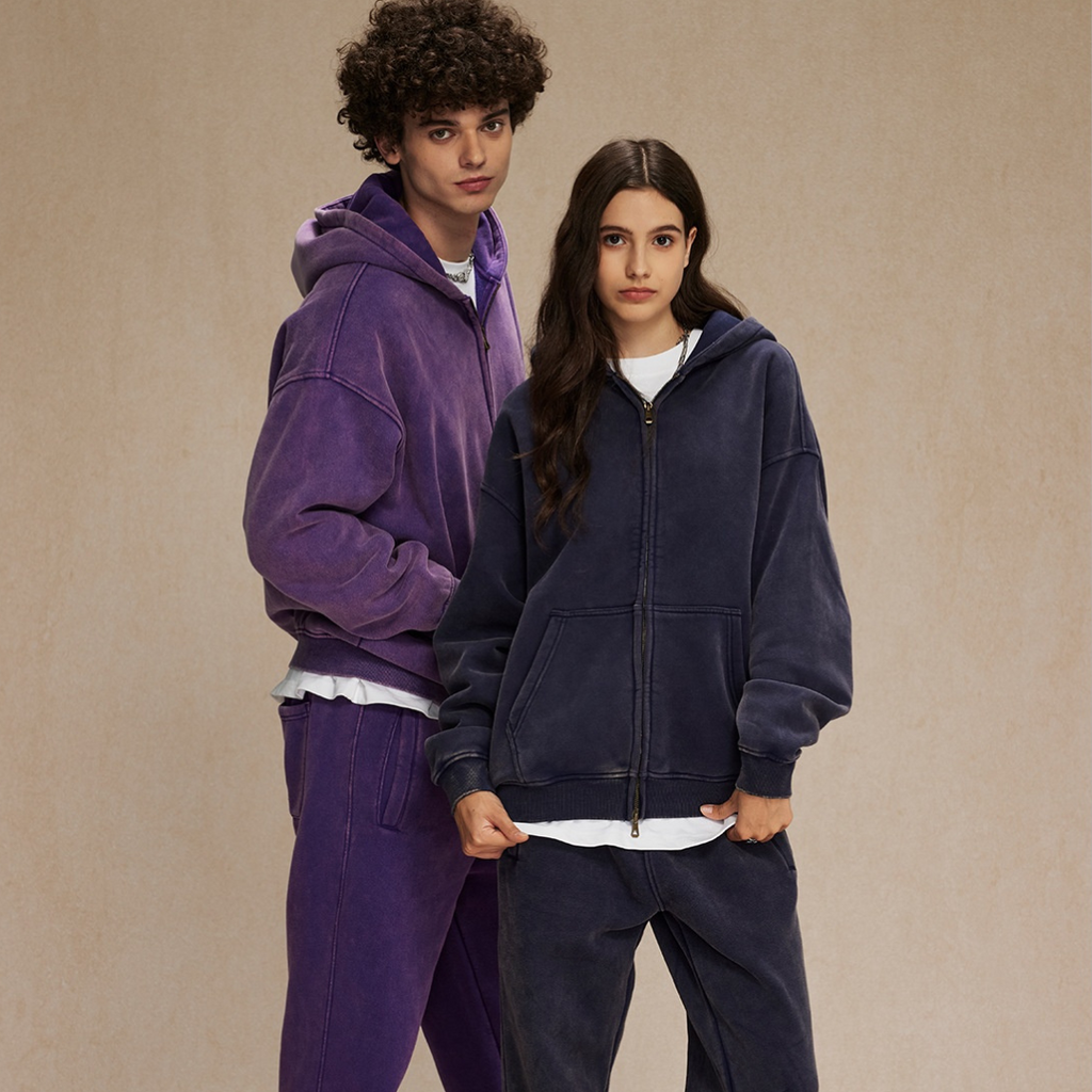 GREEN ZIP HOODIE IN OVERSIZED FIT FOR PREMIUM COMFORT AND STYLE