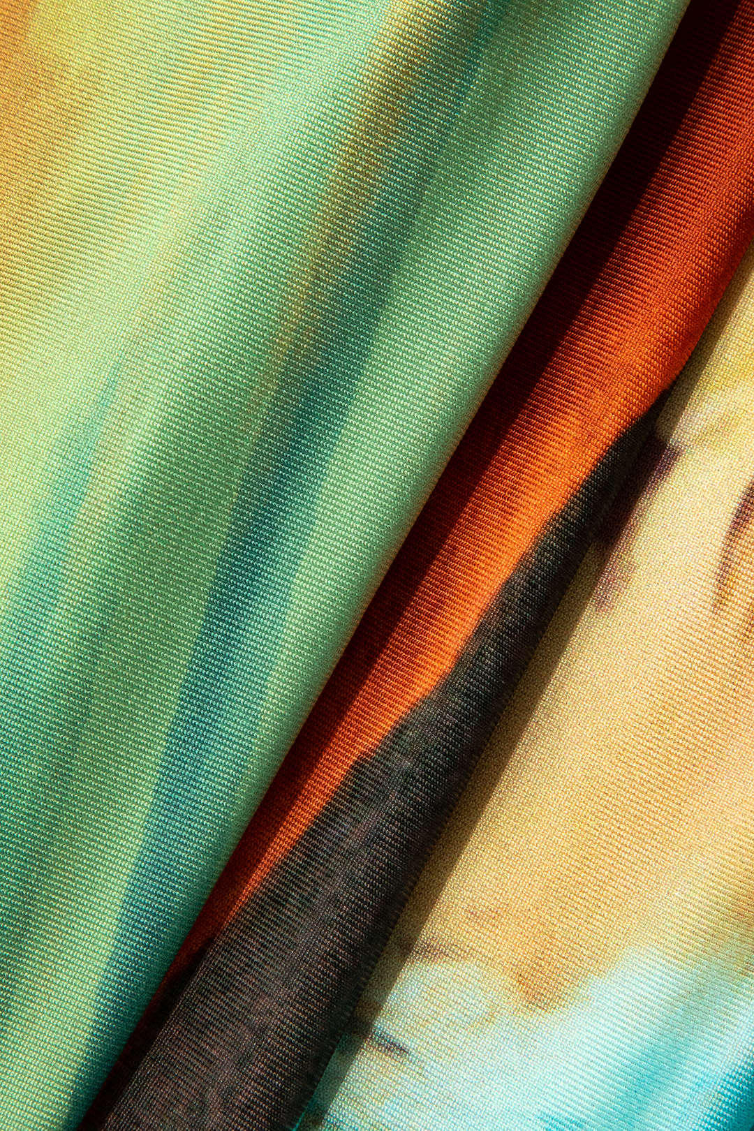 HALTER TOP AND SKIRT SET WITH UNIQUE PRINT FOR SPECIAL OCCASIONS