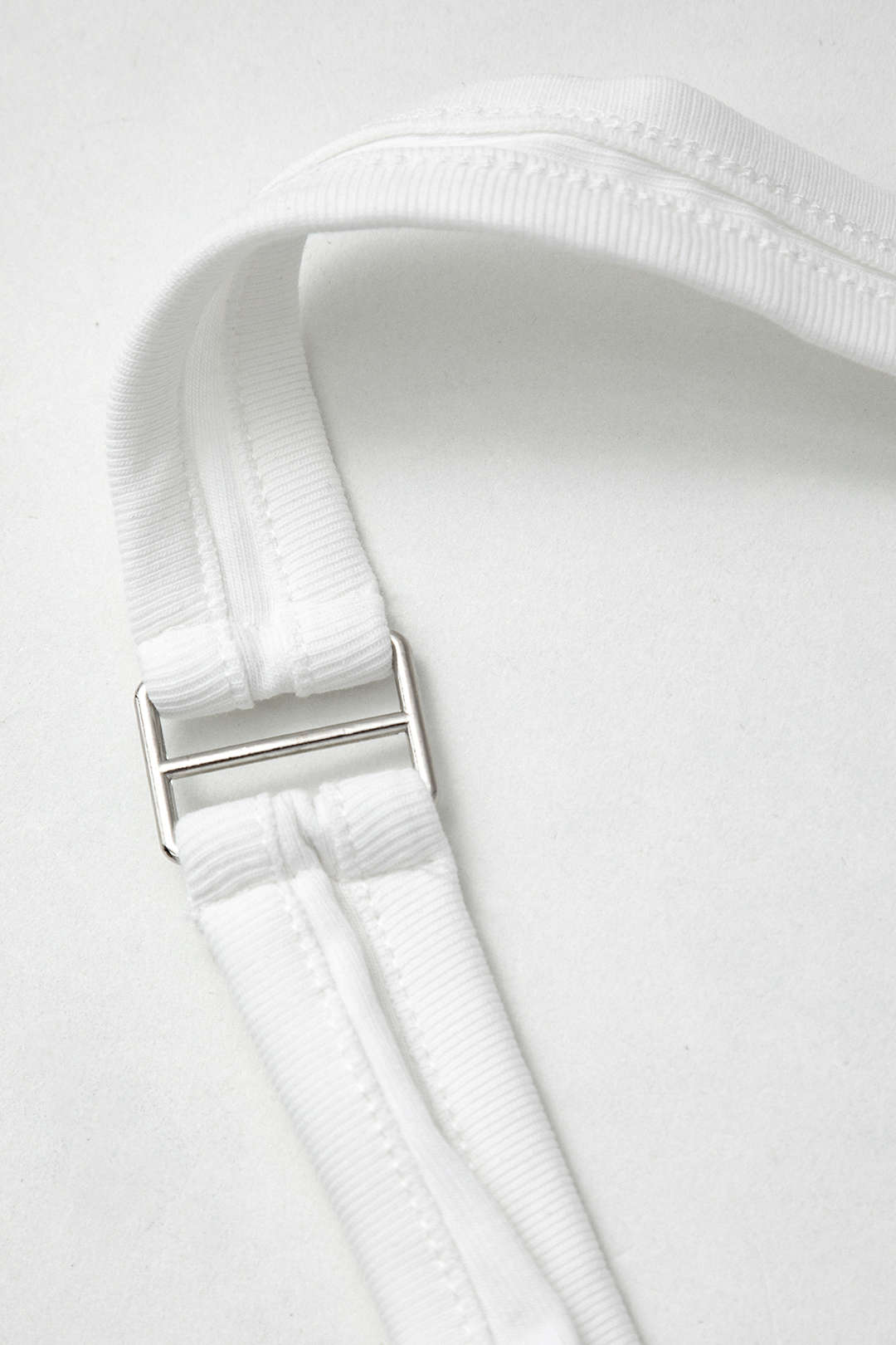 HALTER TOP WHITE COTTON BLEND TANK FOR VERSATILE STYLING