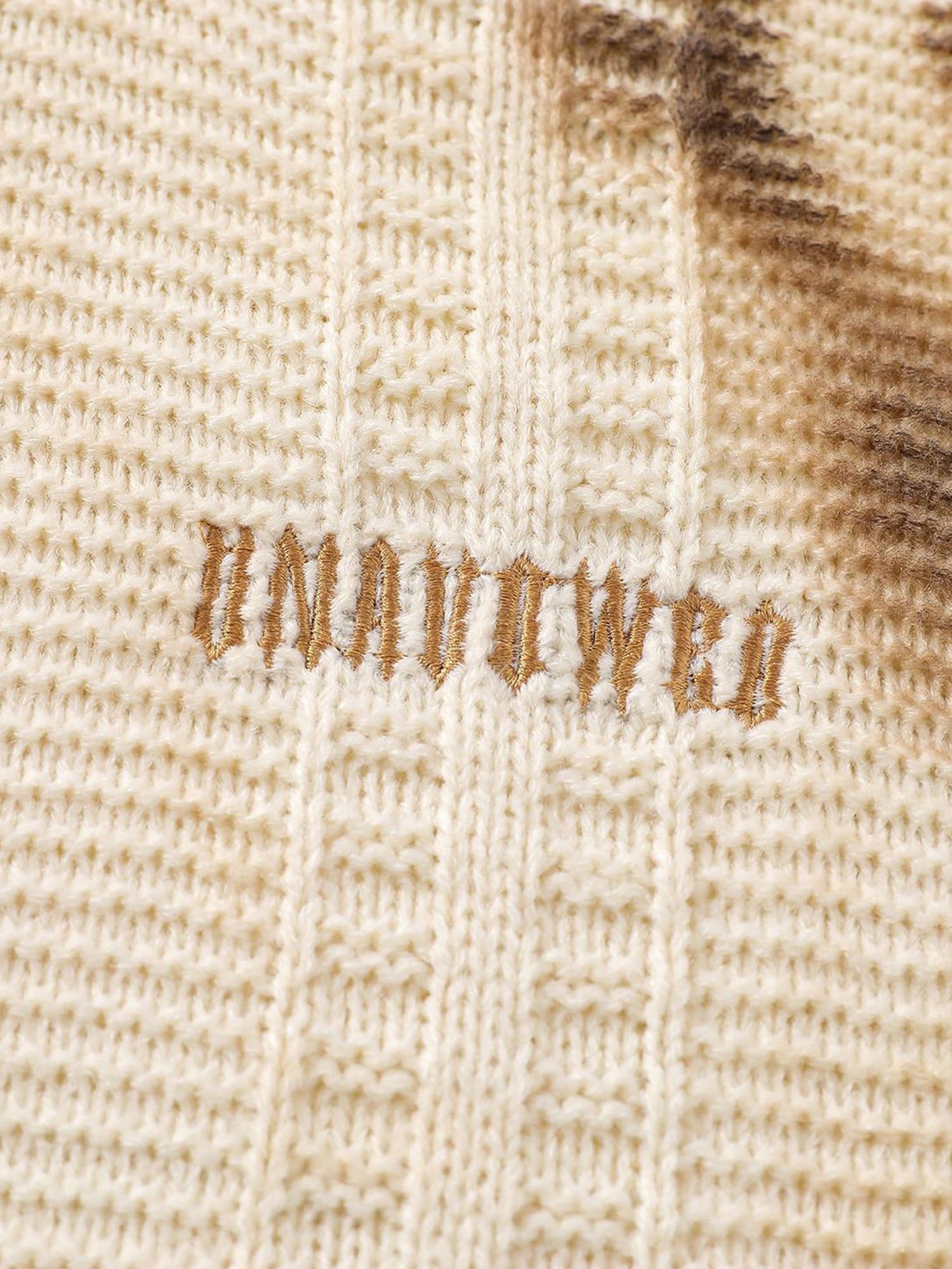 KNITTED LONG SLEEVE SWEATER WITH BEIGE AND BROWN PATTERNED DESIGN