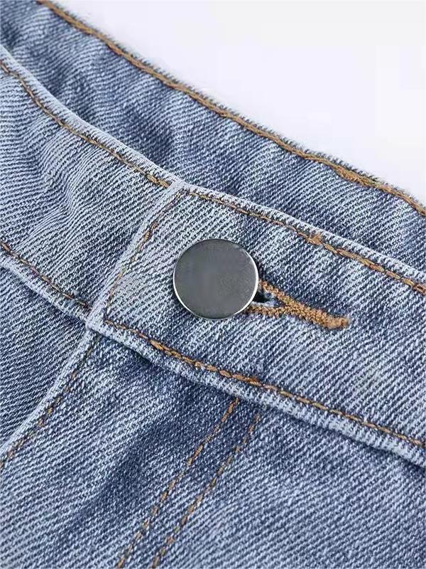 LIGHT BLUE FLARED JEANS WITH RED STAR PATCH DESIGN