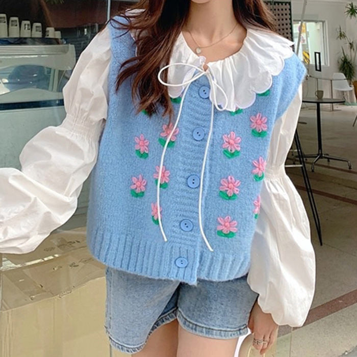 LIGHT BLUE KNITTED VEST WITH FLORAL EMBROIDERY FOR WOMEN
