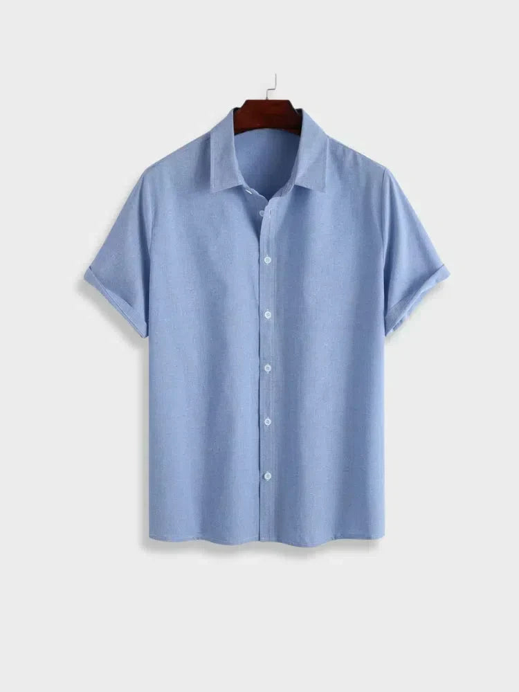 LIGHT BLUE SHORT-SLEEVED BUTTON-DOWN SHIRT FÜR JEDEN TAG CASUAL ELEGANCE