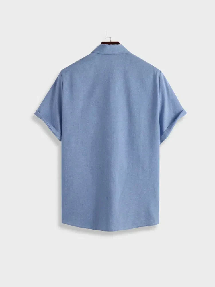 LIGHT BLUE SHORT-SLEEVED BUTTON-DOWN SHIRT FÜR JEDEN TAG CASUAL ELEGANCE